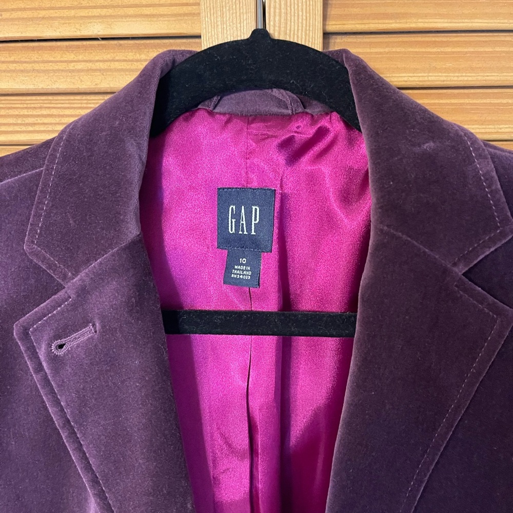 GAP Vintage Velvet Blazer! Plum/Amethyst Gorgeous Color. Size 10